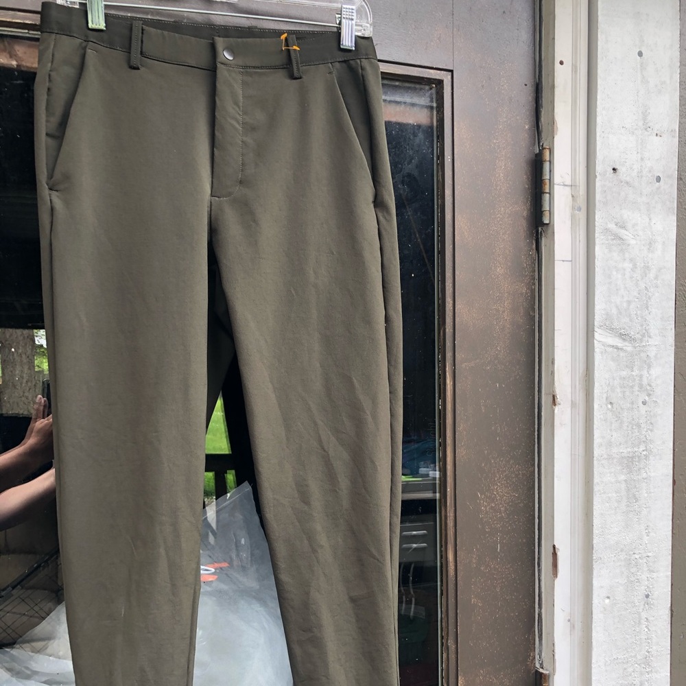 Unipro Olive Qwick-Dry Ankle Zippers pant Size S